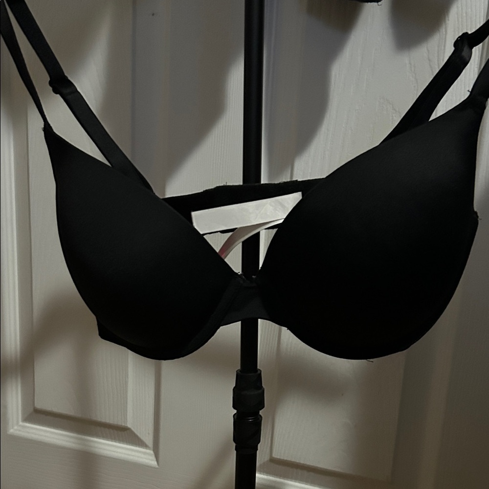 PINK Victoria's Secret Black T-Shirt Bra